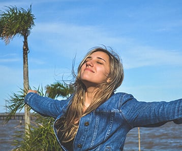 How To Sweatproof Your Makeup During Hot Summer Days